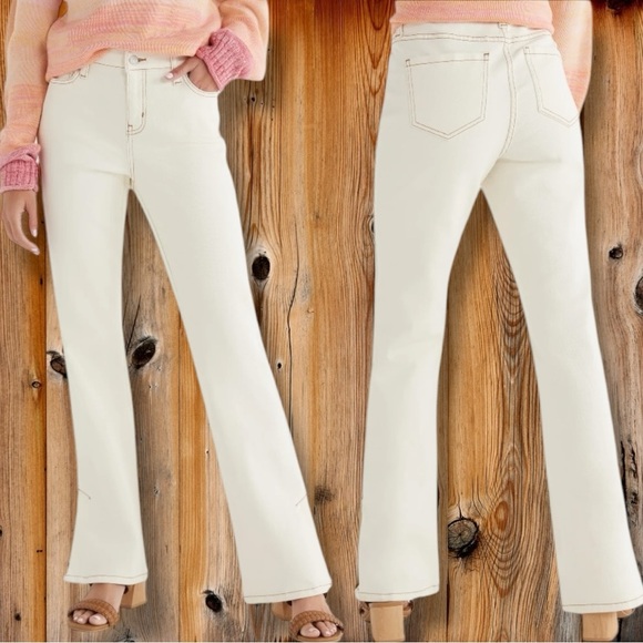 Time and Tru Size 2 Mid Rise Bootcut Winter White Denim Jeans w/Side Vents - Picture 1 of 10